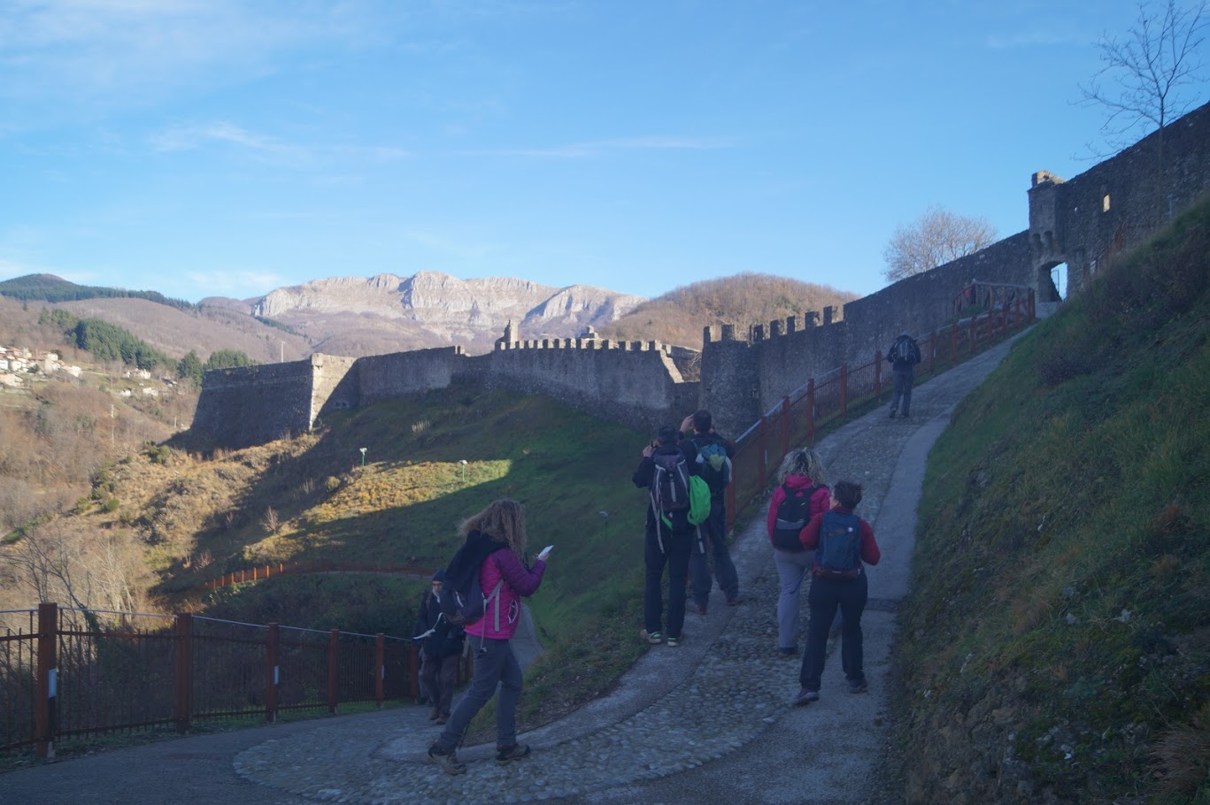 Alta Garfagnana Trekking Borghi e Castelli