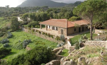 Capraia Isola Trekking